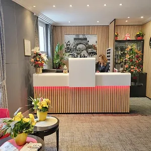 Virgina 3*, Paris França